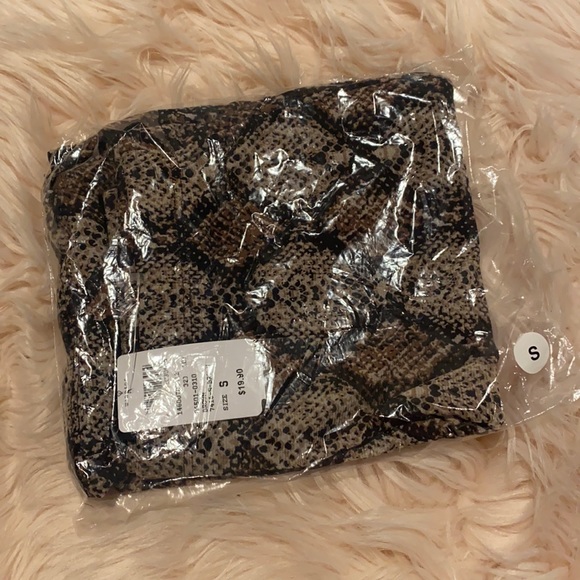 NWT mini skirt - Picture 2 of 3